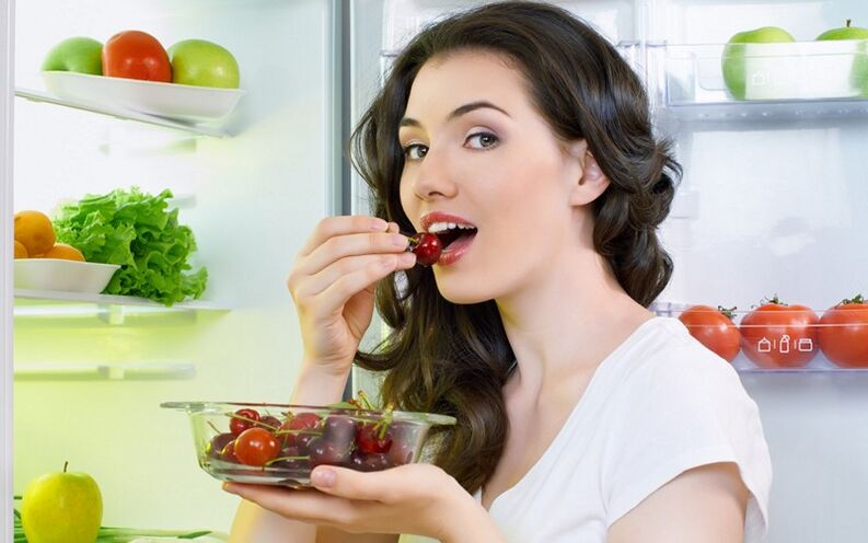 Po diéte so 6 okvetnými lístkami dievča strieda bielkovinové jedlá so sacharidmi